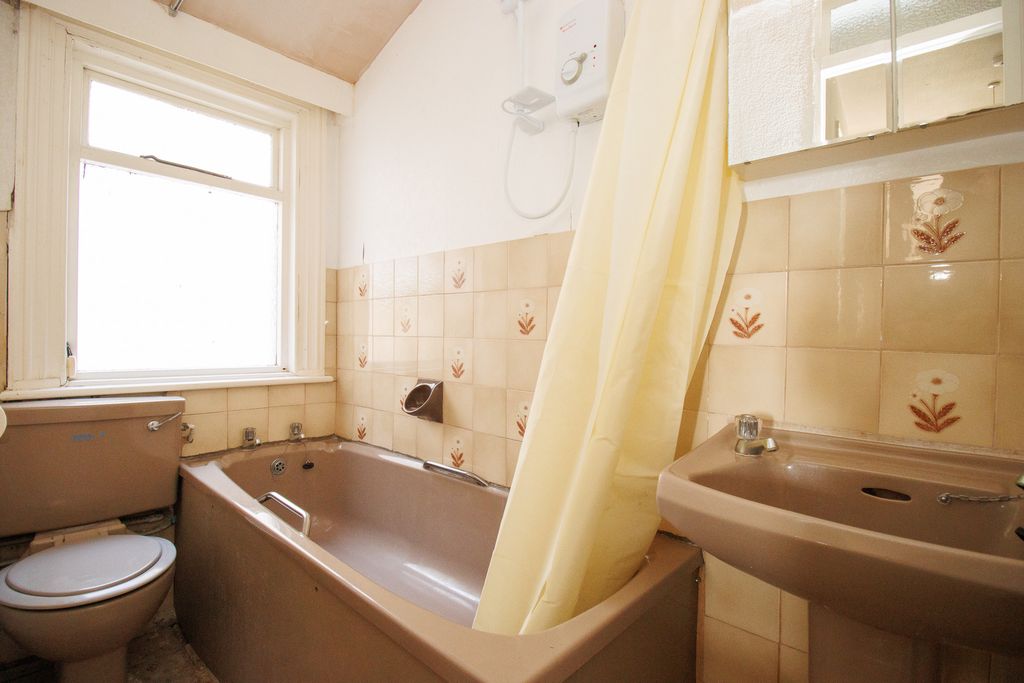 Additional image 4 of 2 bed flat for saleThe Crescent, Filey YO14