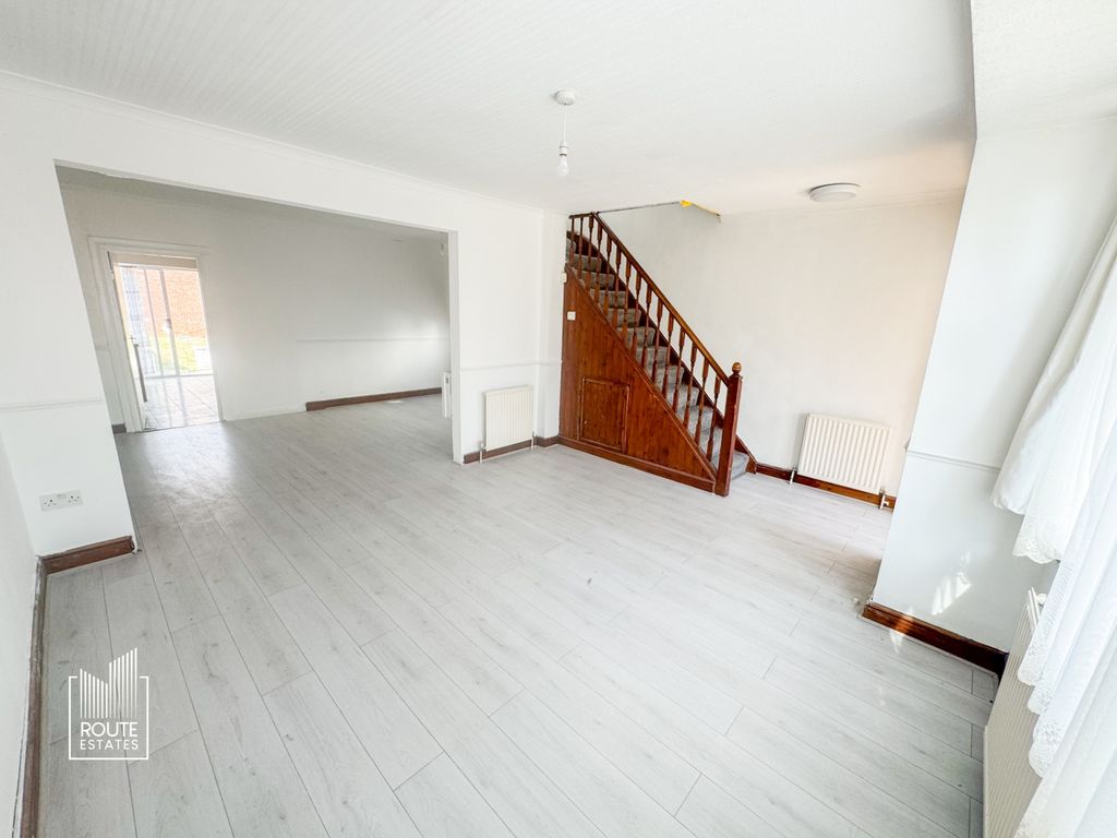 Property photo 3 of 13 Photo 2