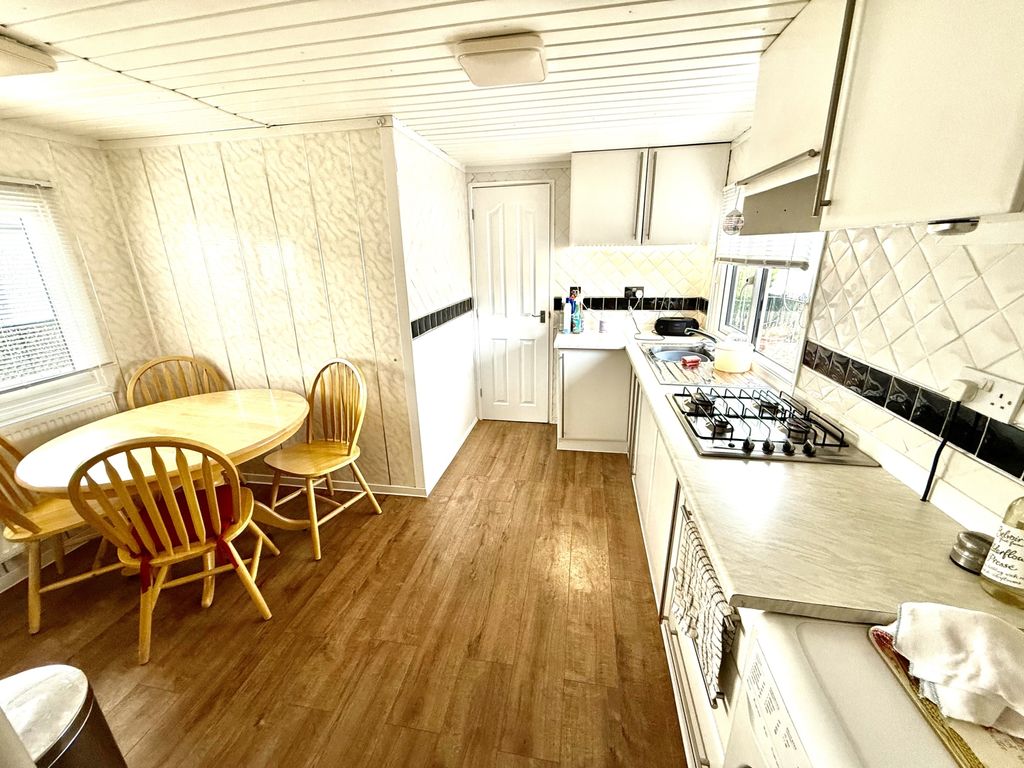 Property photo 2 of 7 Img_1148