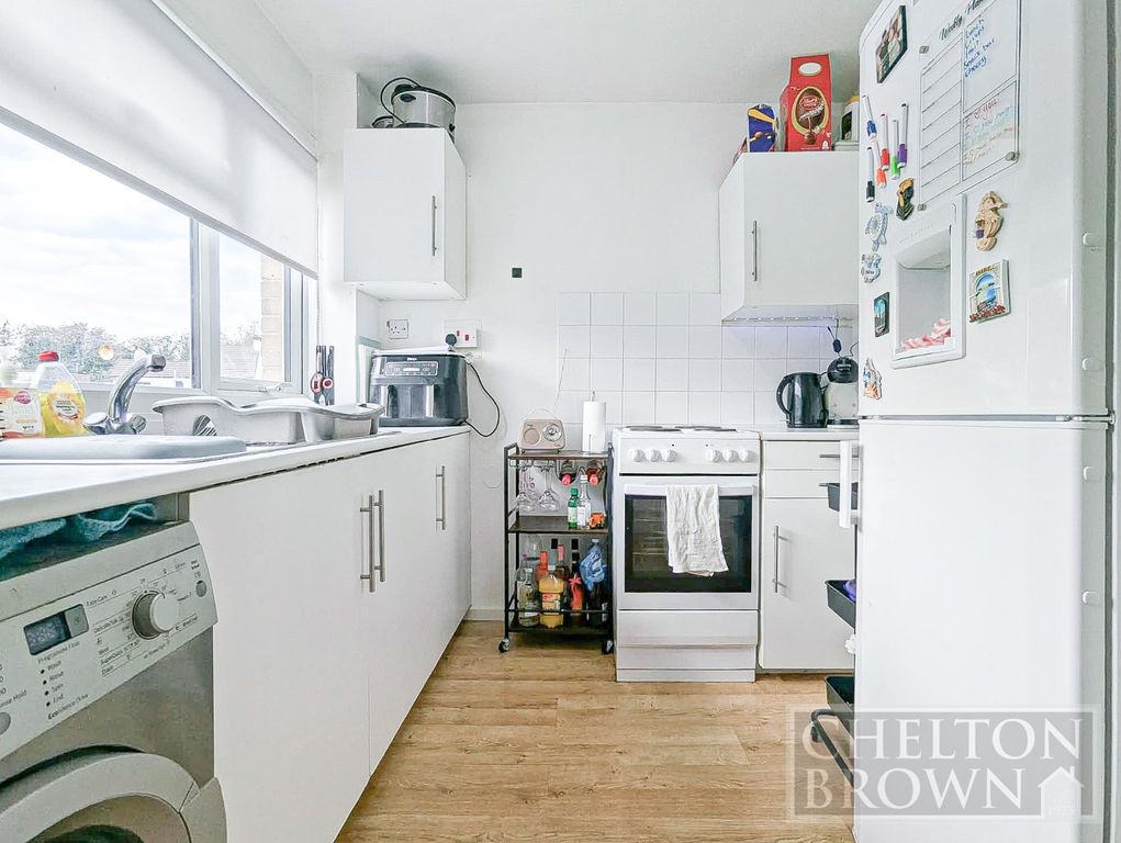 Property photo 2 of 12 Kitchen