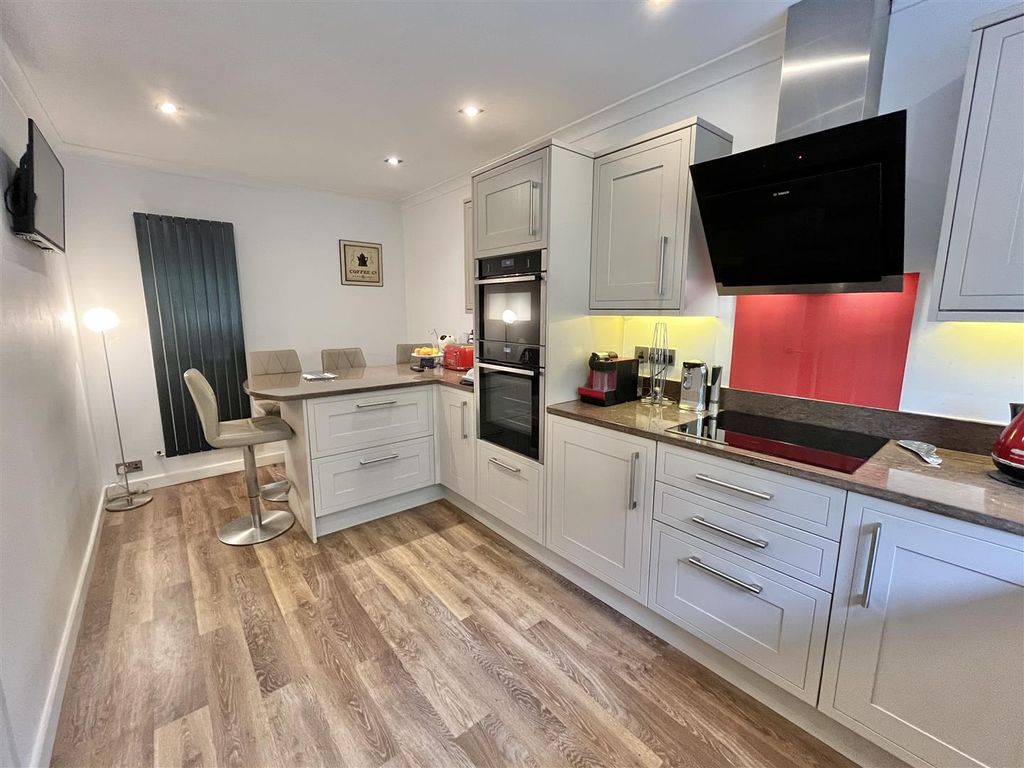 Additional image 10 of 5 bed detached house for saleNorth Road, Glossop SK13