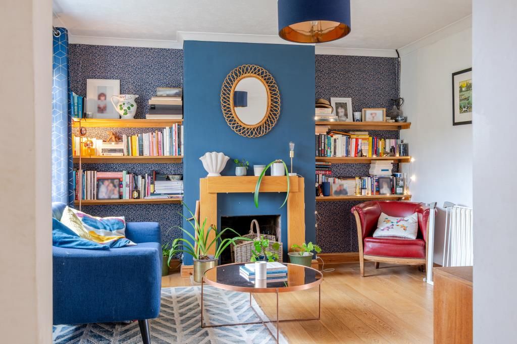 Property photo 3 of 20 Living Room