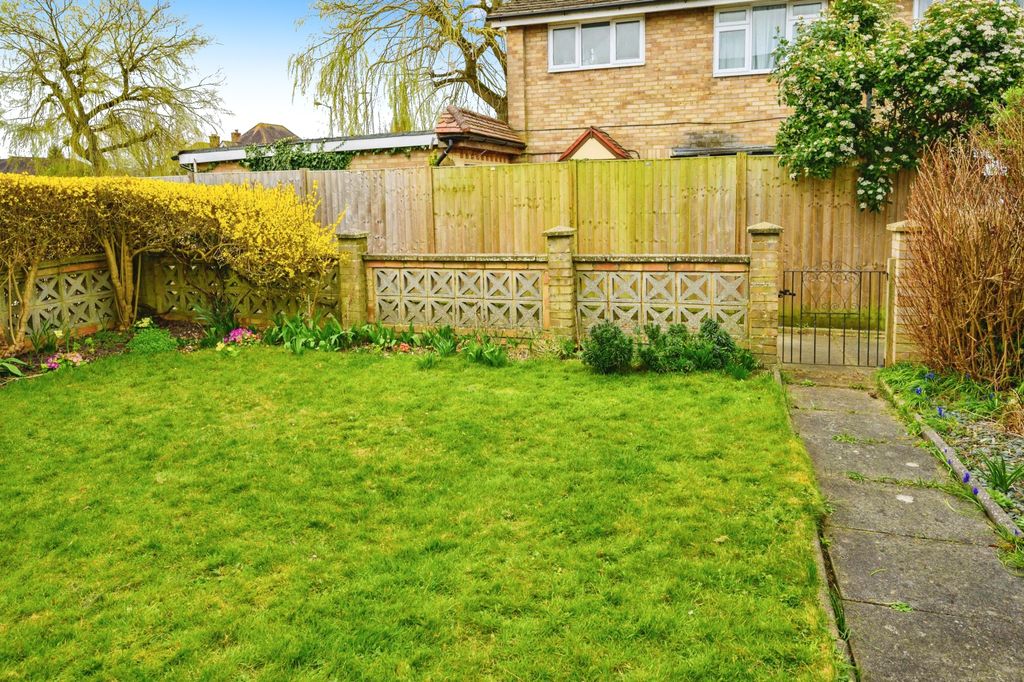 Property photo 2 of 16 Garden