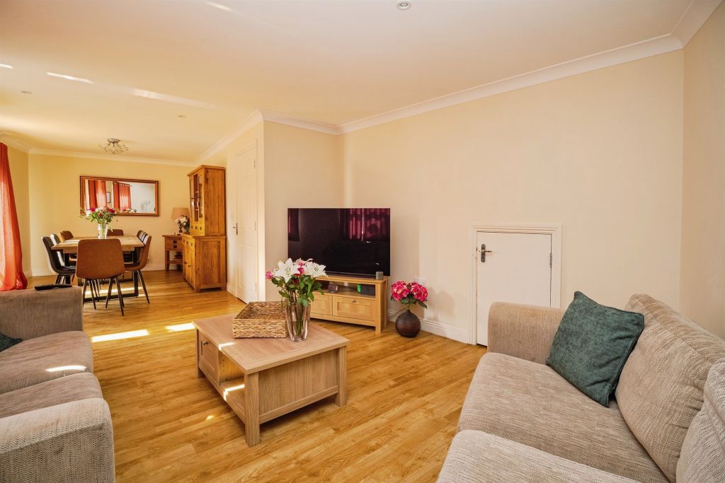 Property photo 2 of 30