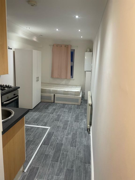 Property photo 2 of 7 Photo 1