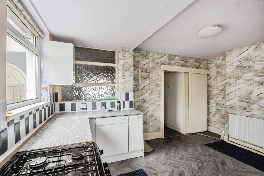 Property photo 3 of 16