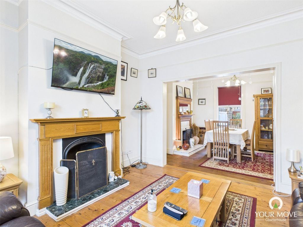 Property photo 2 of 25 Picture No. 14