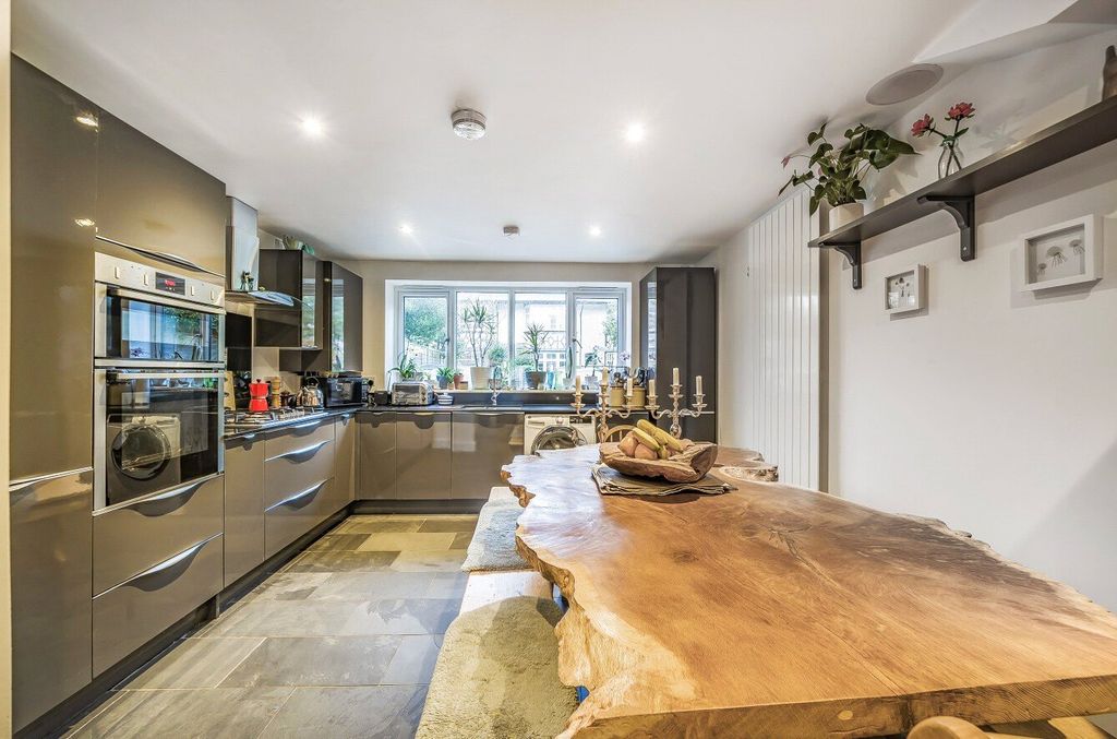 Property photo 2 of 23 Picture No. 26