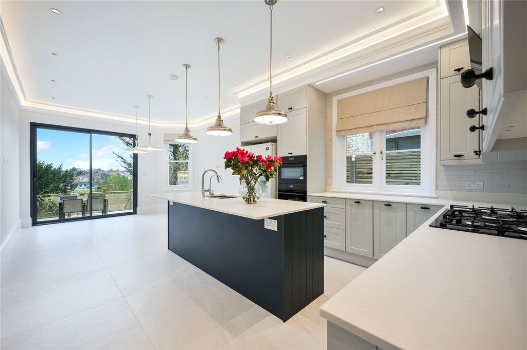 Property photo 3 of 25 Picture No. 29