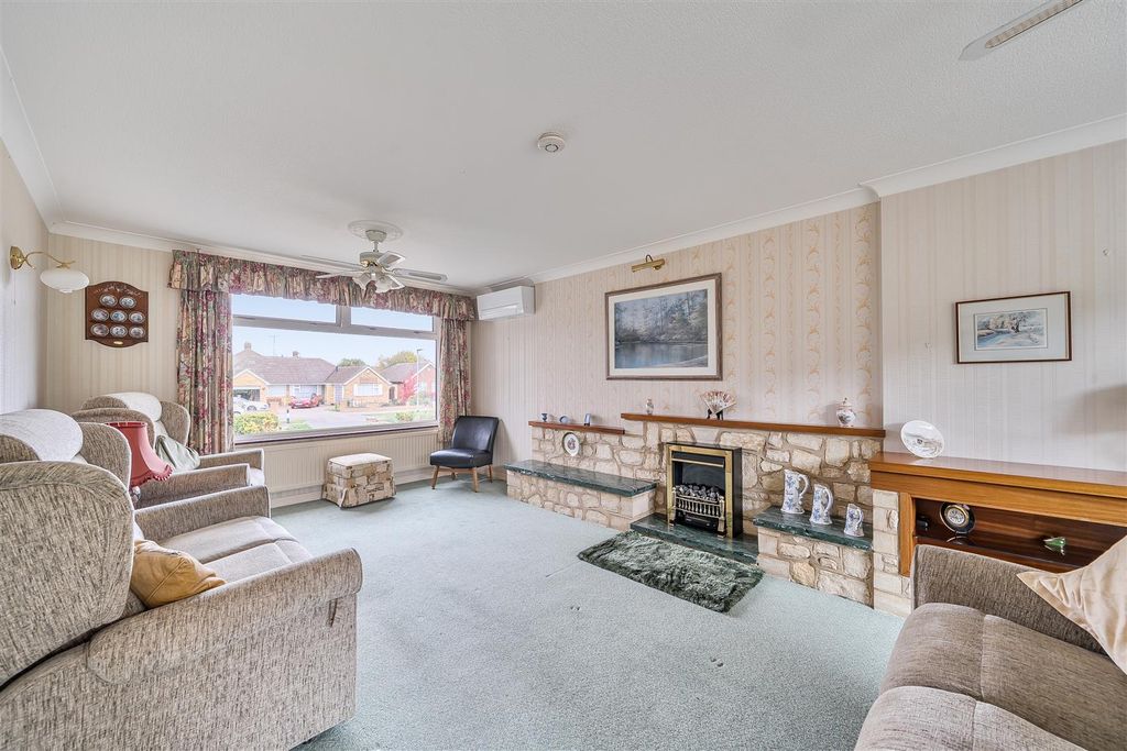 Property photo 2 of 18 1369754-9-68Efc2Aea2737.Jpg