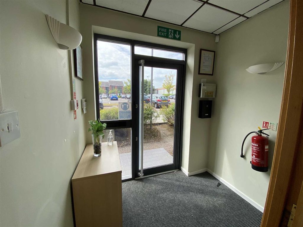 Property photo 2 of 10