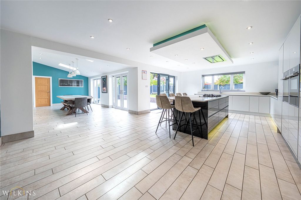 Property photo 3 of 50 Picture No. 37