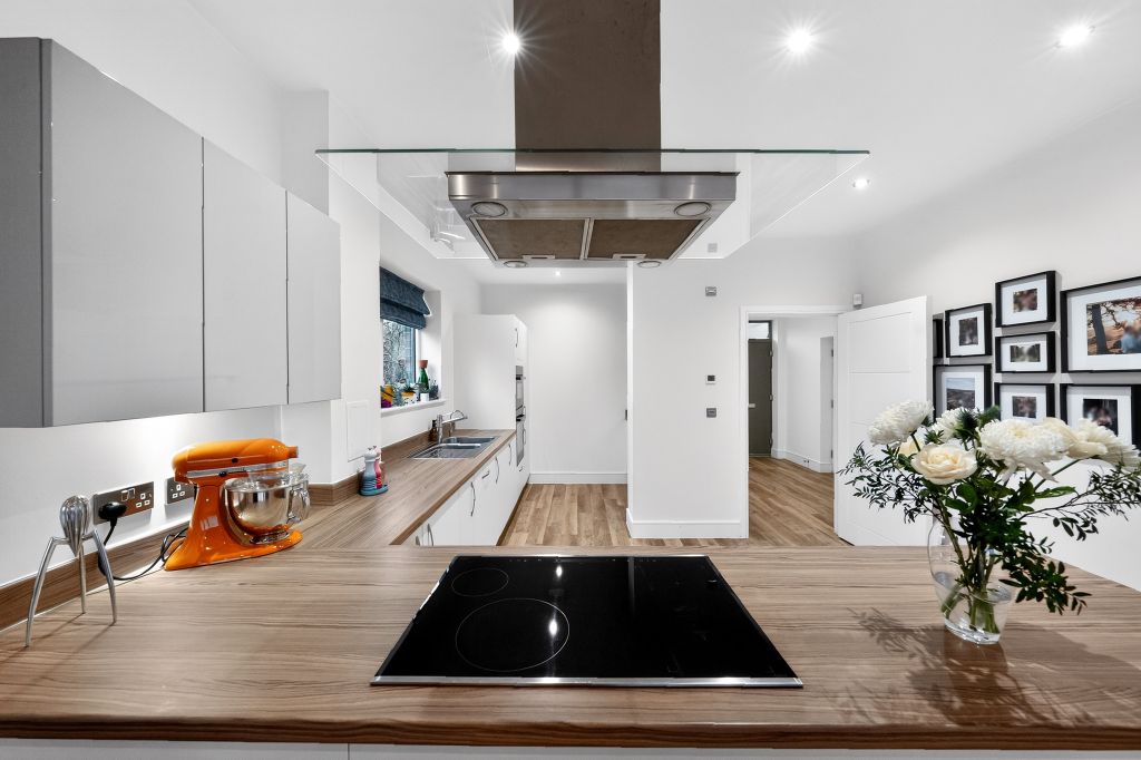 Property photo 2 of 20 Kitchen