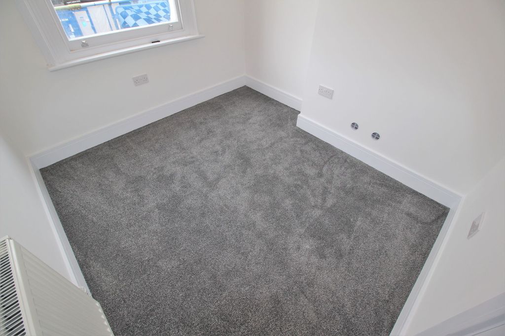 Property photo 3 of 9 Lounge