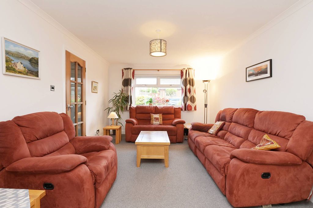 Property photo 3 of 25