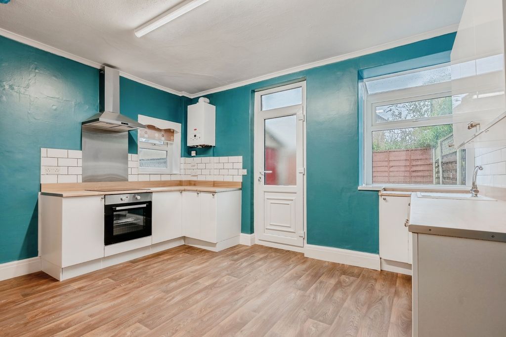 Property photo 3 of 12 Pbox-Img.Jpg