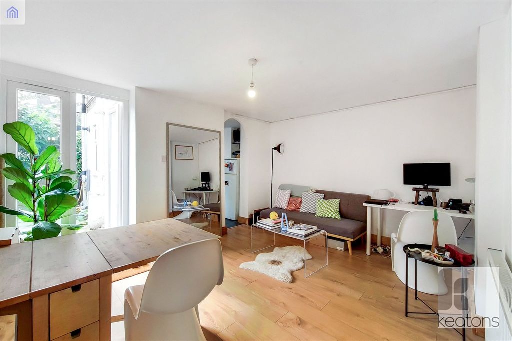 Property photo 2 of 8 Living Room