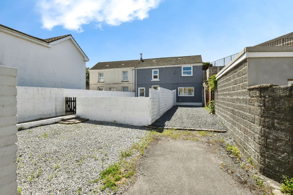 Property photo 3 of 18 Photo