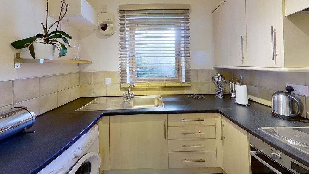 Property photo 2 of 7 Photo 2