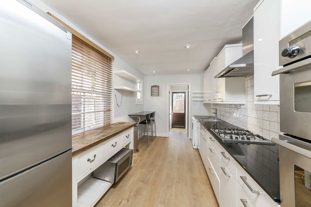 Property photo 3 of 9