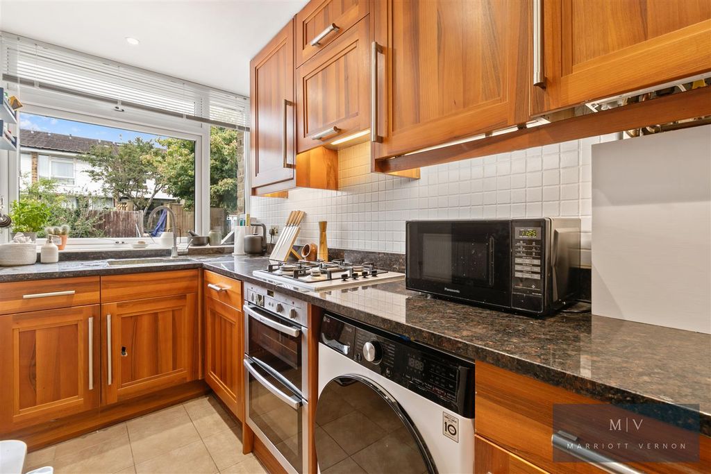 Property photo 3 of 15 Alpine Close 27 MV-2.Jpg