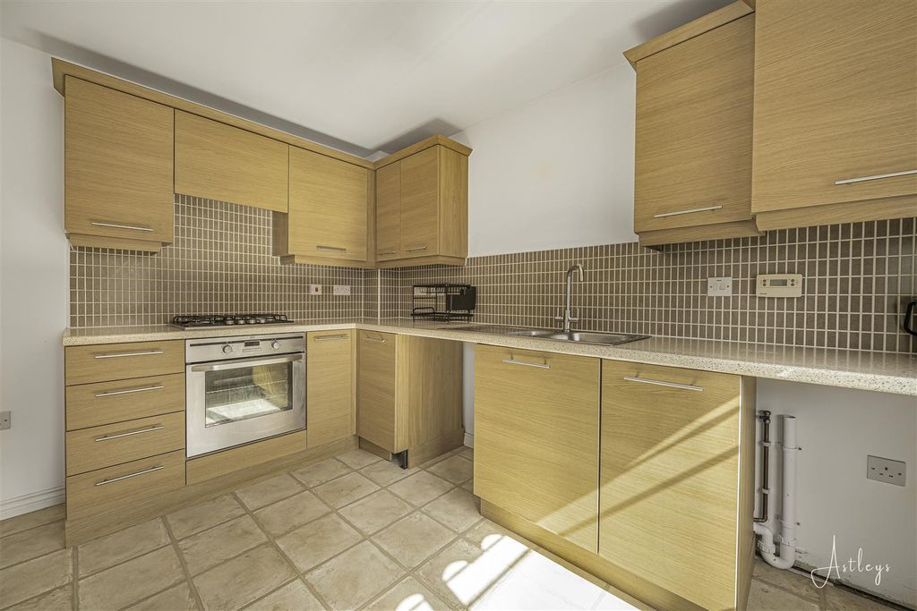 Property photo 2 of 16 Kitchen