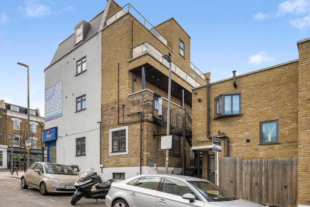 Property photo 1 of 8