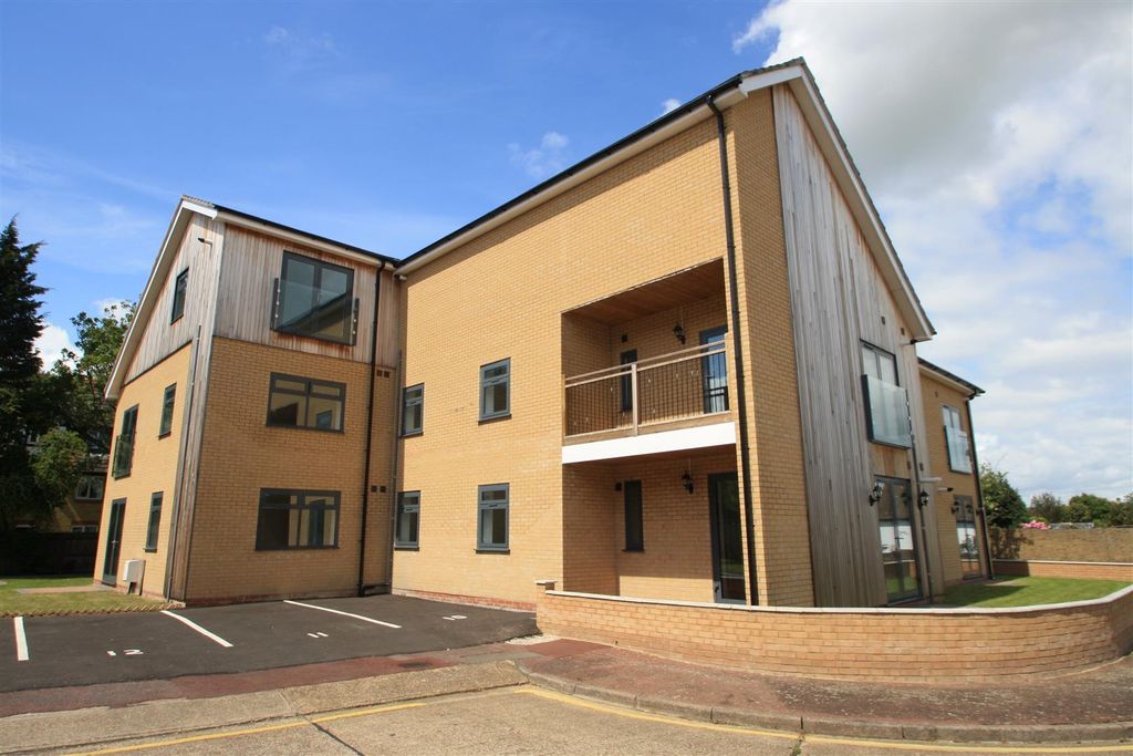 Property photo 1 of 8