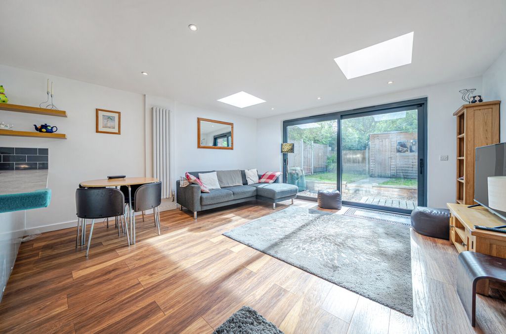 Property photo 2 of 18 1452599-6-69F236E...