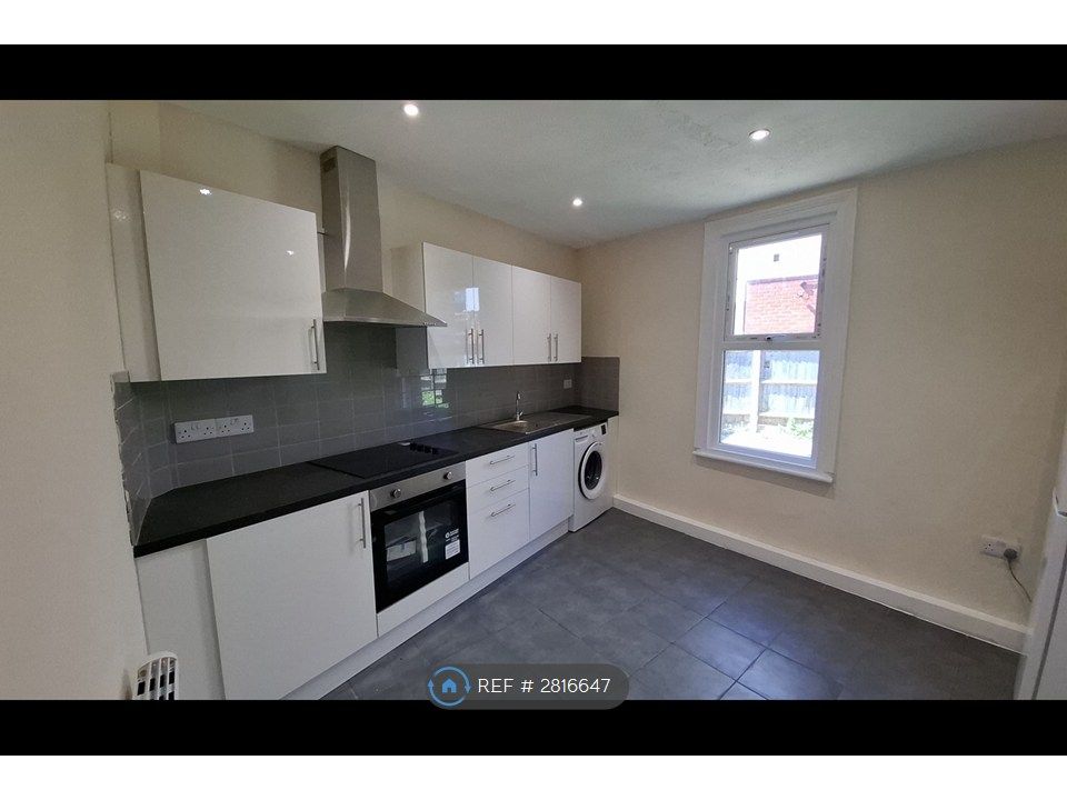 Property photo 1 of 7 Kitchen