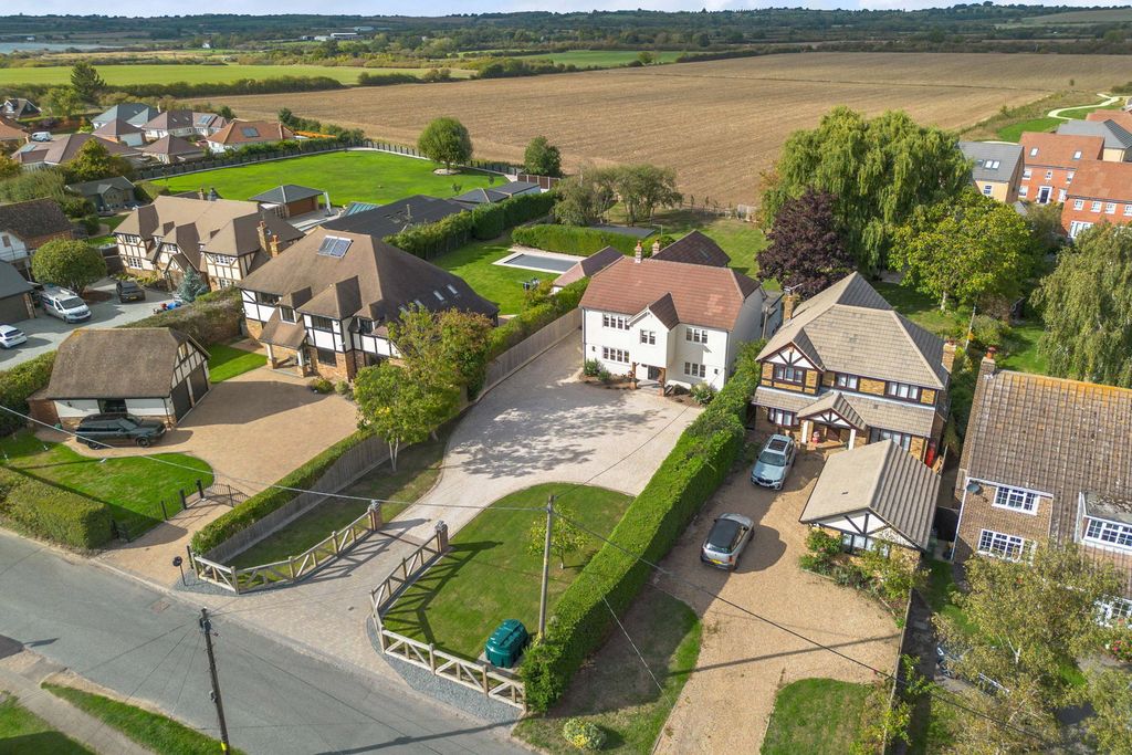 Property photo 1 of 63