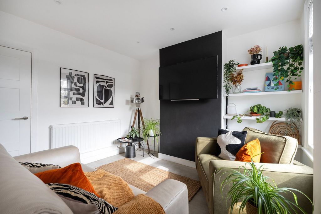 Property photo 3 of 16