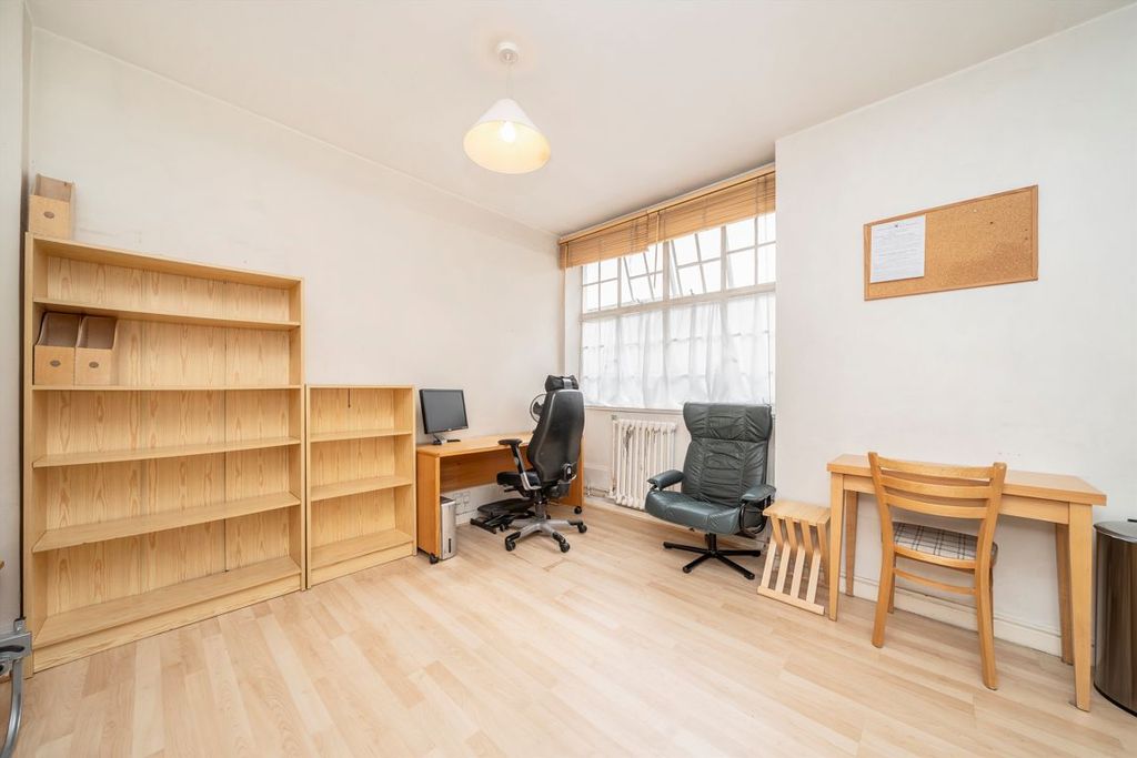 Property photo 3 of 6