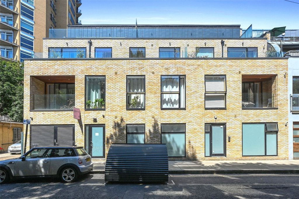 Property photo 2 of 17 External