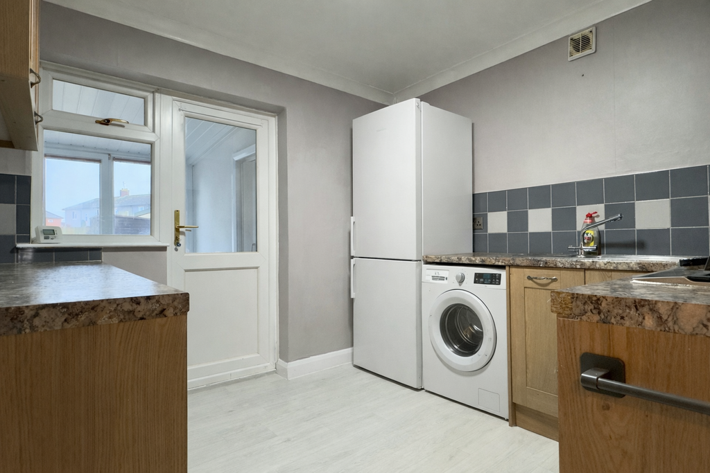 Property photo 3 of 27