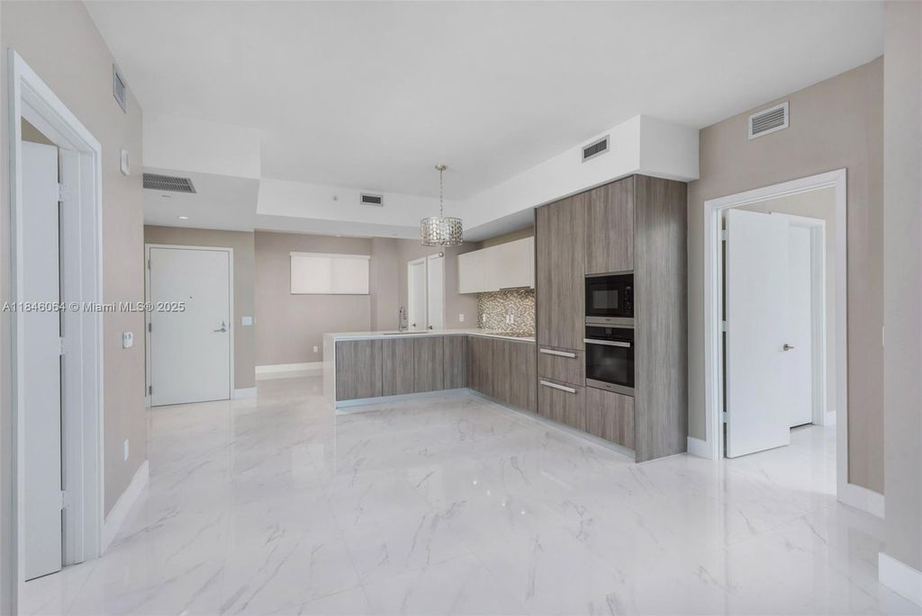 Property photo 2 of 44 <Alttext/>