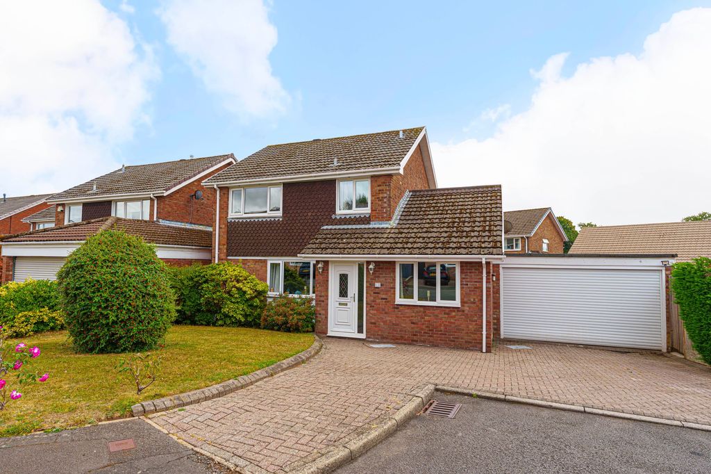 Property photo 1 of 44