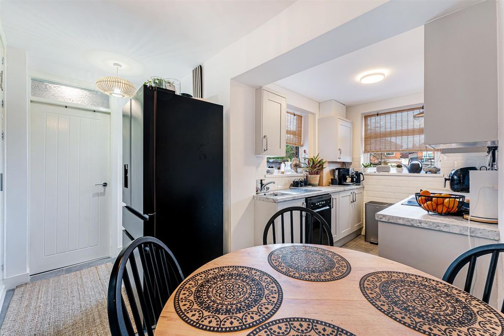 Property photo 3 of 17 67 Mollington Ave Dining Area 2.Jpg