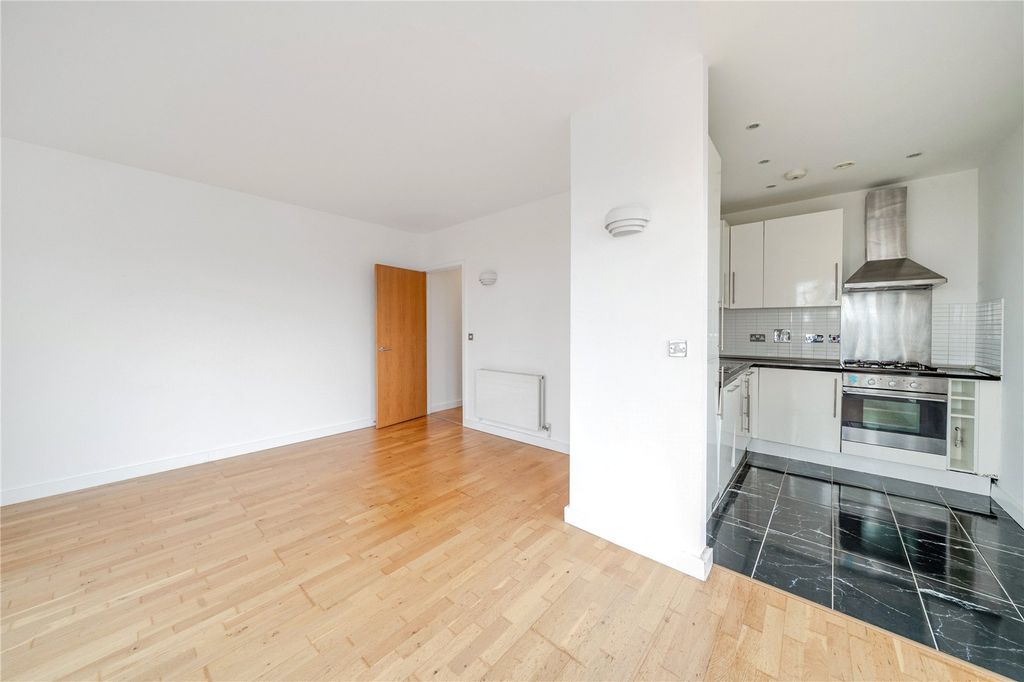 Property photo 1 of 16 Picture No. 14