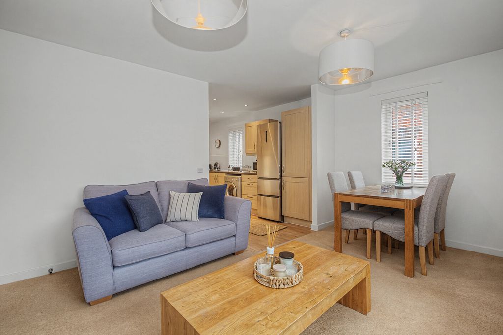 Property photo 3 of 28 {"Order_Id": "F1168225-F31F-4Dd4-B964-0Dcccdf8B8d6", "Image_Id": "6F21E149-49dc-474F-99B6-3Bc8E475F0d7"}