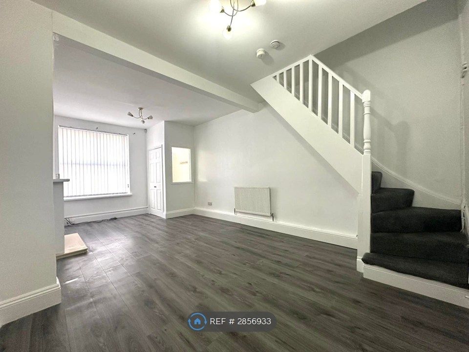 Property photo 3 of 11 Living Area