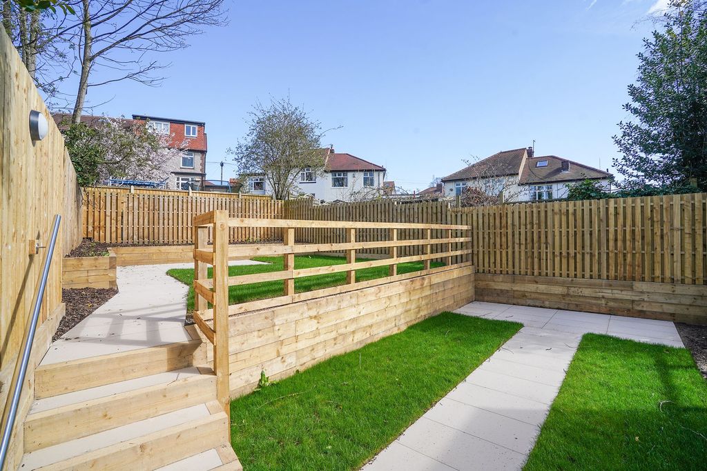 Additional image 9 of 2 bed flat for saleApartment 5 Lydgate Green, Lydgate Lane, Crosspool S10