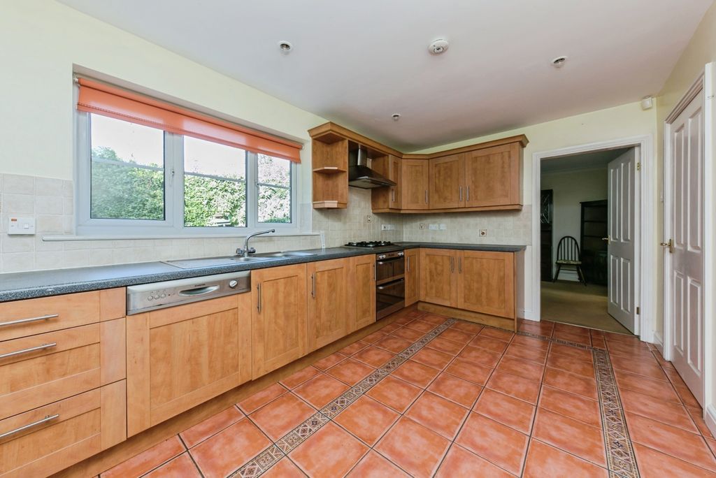 Property photo 3 of 25 Pbox-Img.Jpg