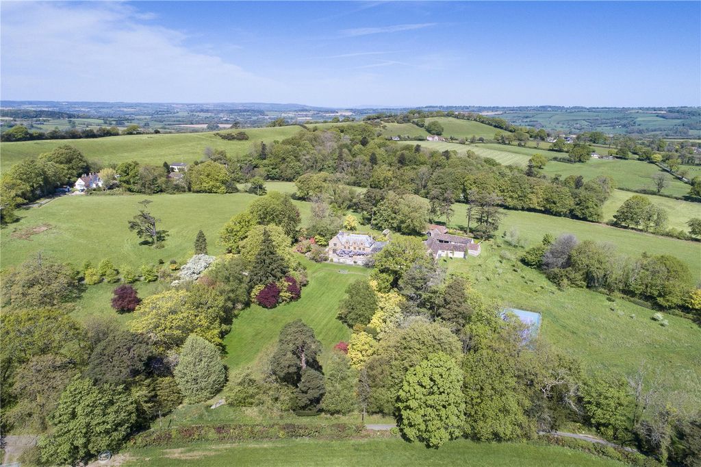 Property photo 3 of 31 Blackdown