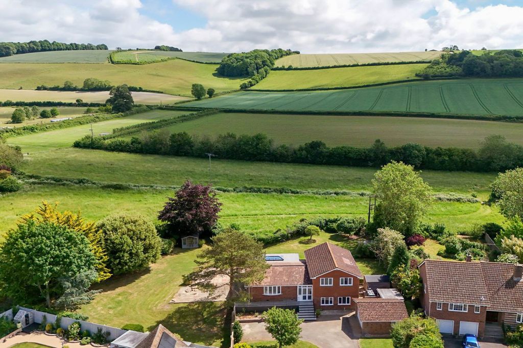 Property photo 3 of 36