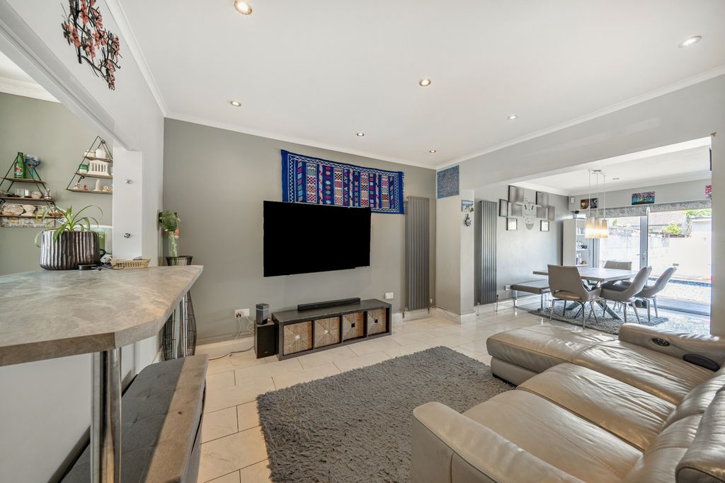 Property photo 3 of 30 1466475-15-6A16d5...