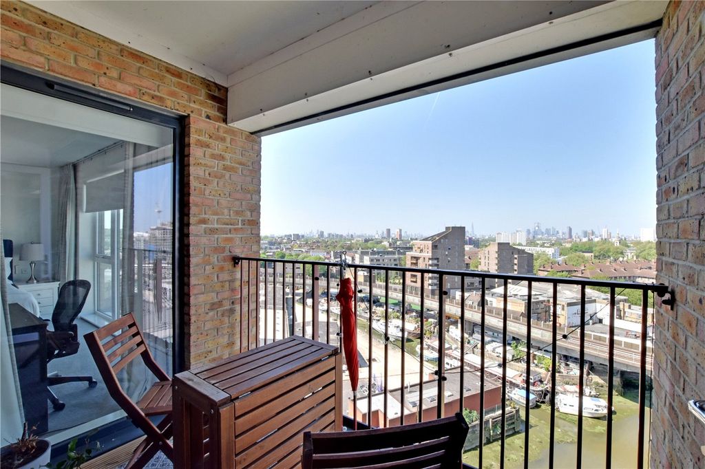 Property photo 1 of 18 Balcony