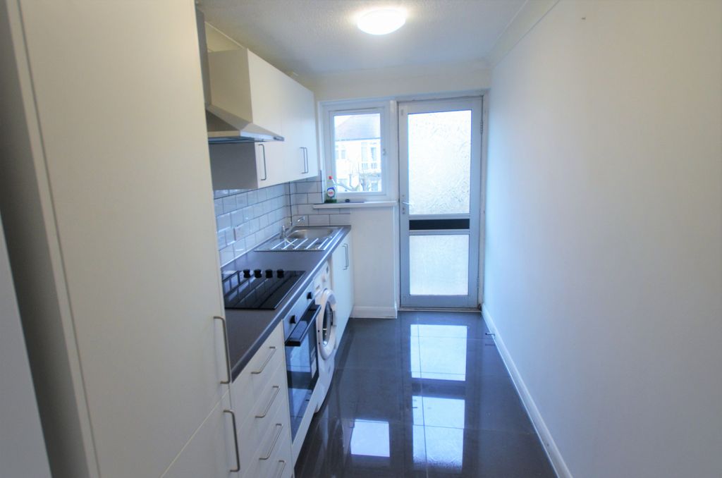 Property photo 2 of 11 Gallery
