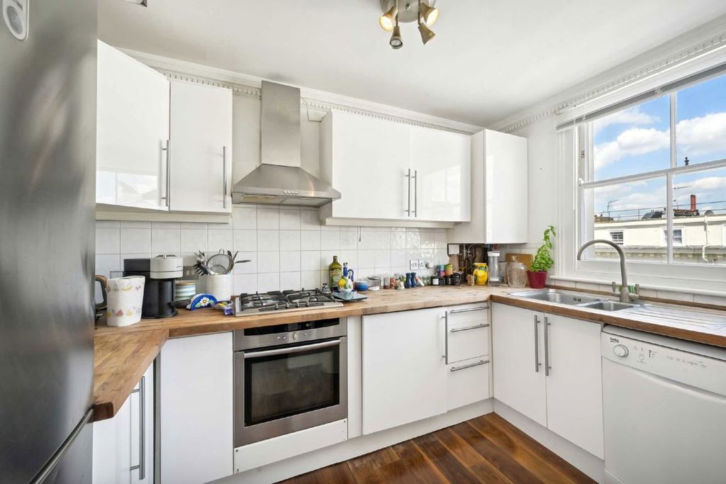 Property photo 3 of 5