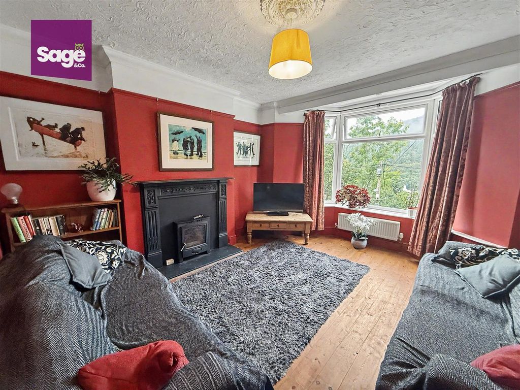 Property photo 2 of 35
